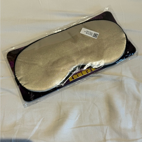 Satin Sleeping Mask (Different Colours) - Picture 3 of 5